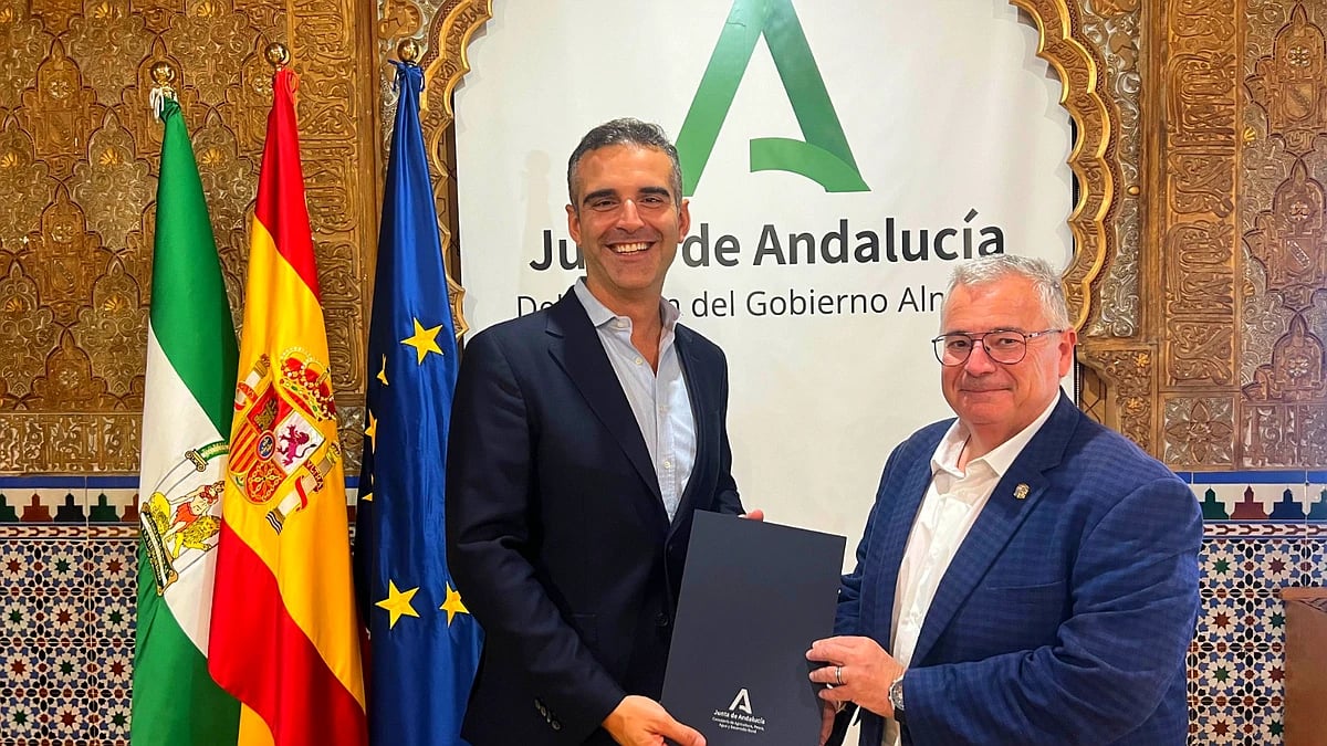 La Junta garantiza el suministro de agua desalada al municipio almeriense de Garrucha